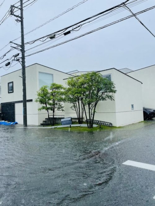 まだ雨です